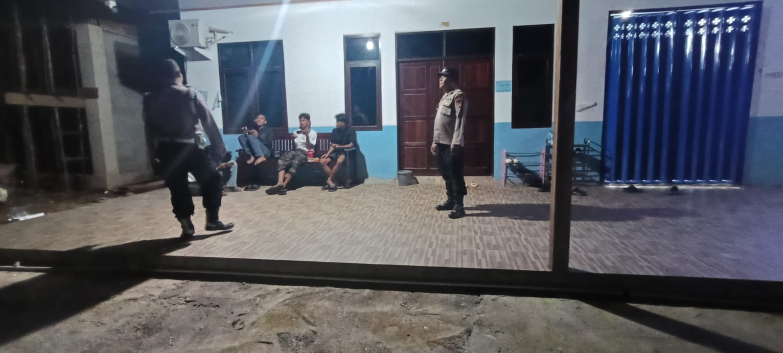 Piket Polsek Bulik melaksanakan sambang dan Silaturahmi kemasyarakat