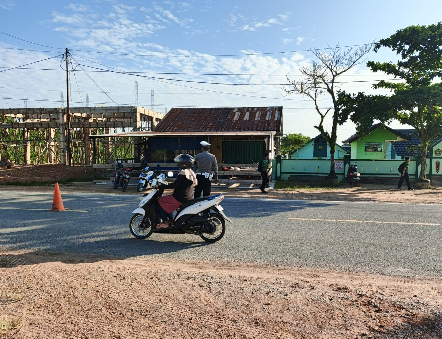 Ciptakan Kelancaran, Satlantas Polres Lamandau Atur Lalu Lintas Pagi Hari