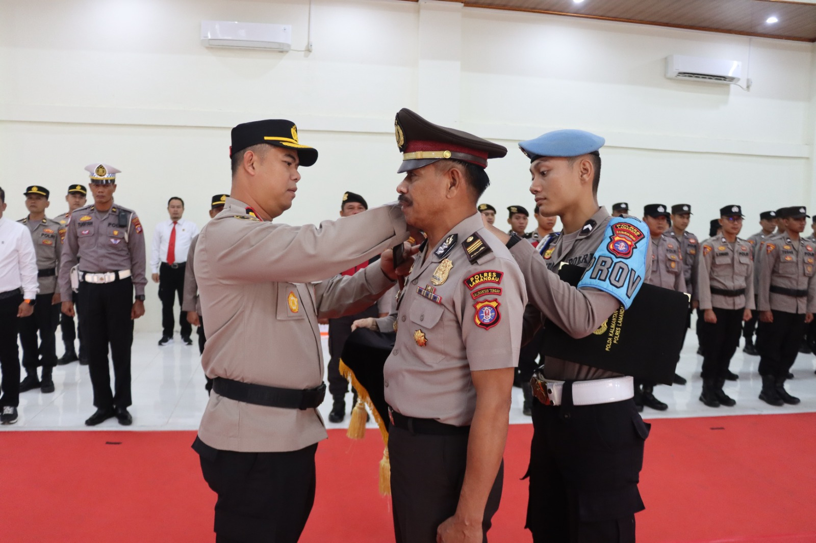 Kapolres Lamandau Pimpin Upacara Kenaikan Pangkat Pengabdian Personil Polres Lamandau