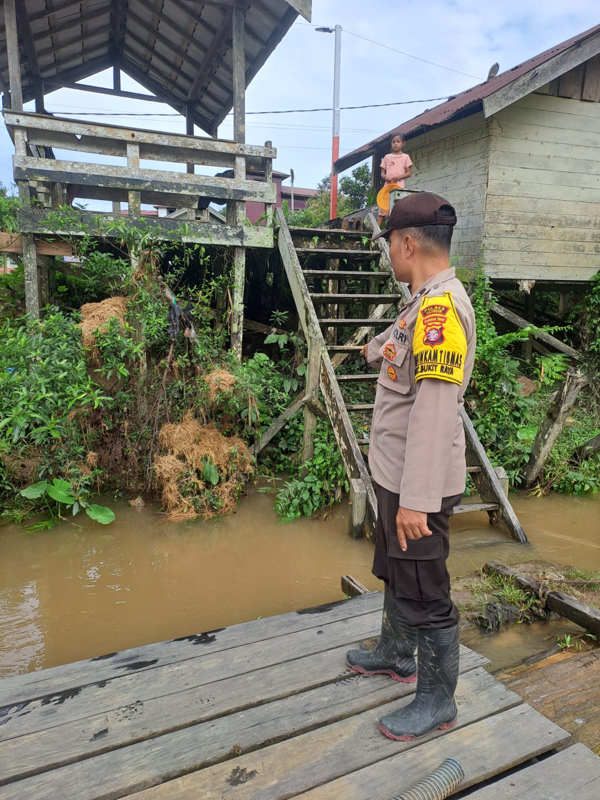 Debit Air terpantau sudah mulai turun, Polsek Katingan Hulu dan Bukit Raya Imbau Warga agar tetap waspada.