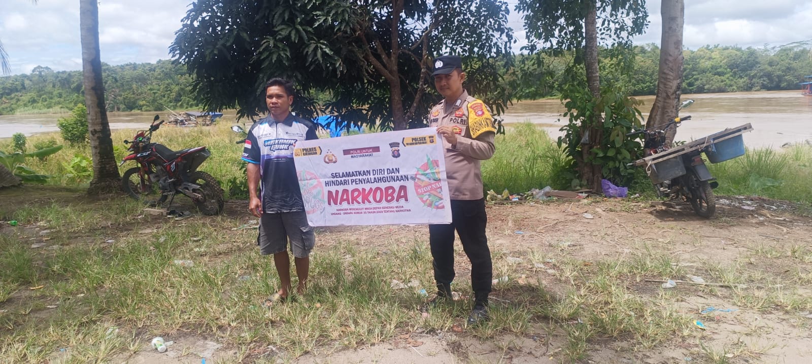 ‎Melalui Media Spanduk, Polsek Tewang Sangalang Garing dan Pulau Malan Imbau Warga Tidak Terjerumus  Penyalahgunaan Narkoba.