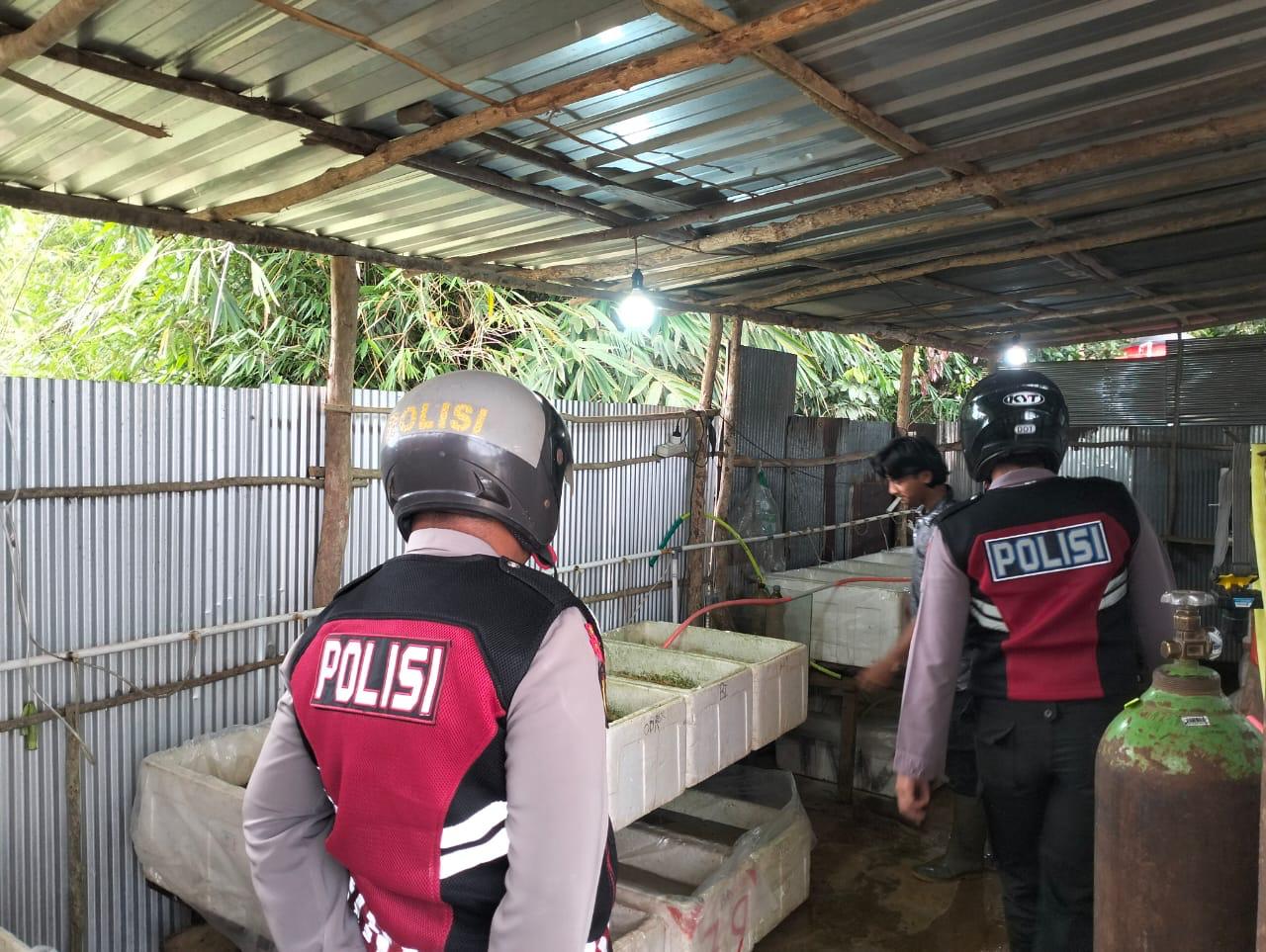 Piket Polsek Delang Sambangi Pedagang, Jalin Kedekatan dengan Masyarakat