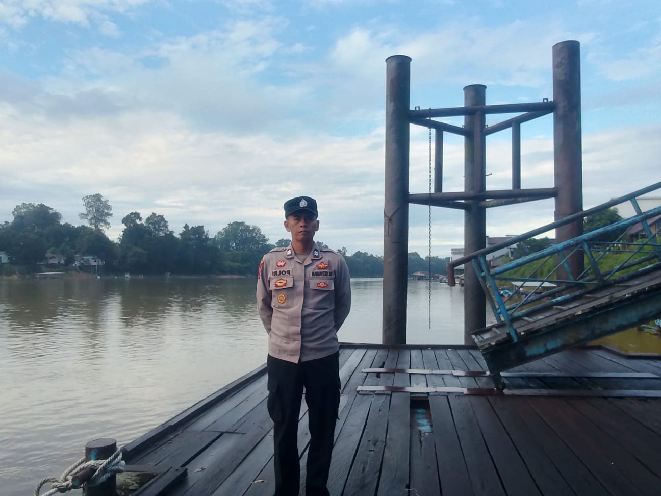 Piket Polsek Bulik Cek debit air di Kelurahan Nanga Bulik