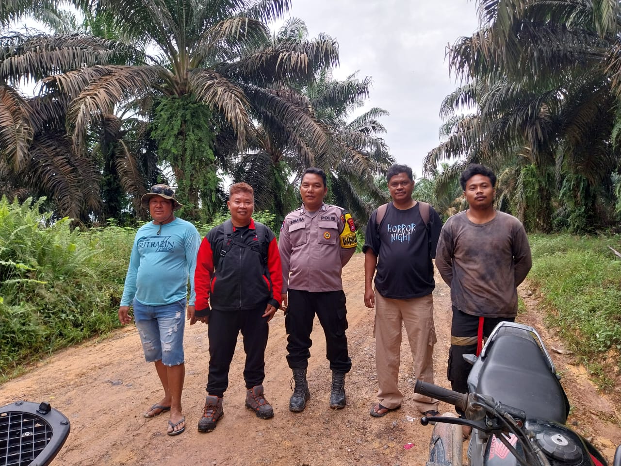 Tingkatkan Pelayanan Publik, Bhabinkamtibmas Polsek Lamandau Edukasi Warga tentang Layanan 110