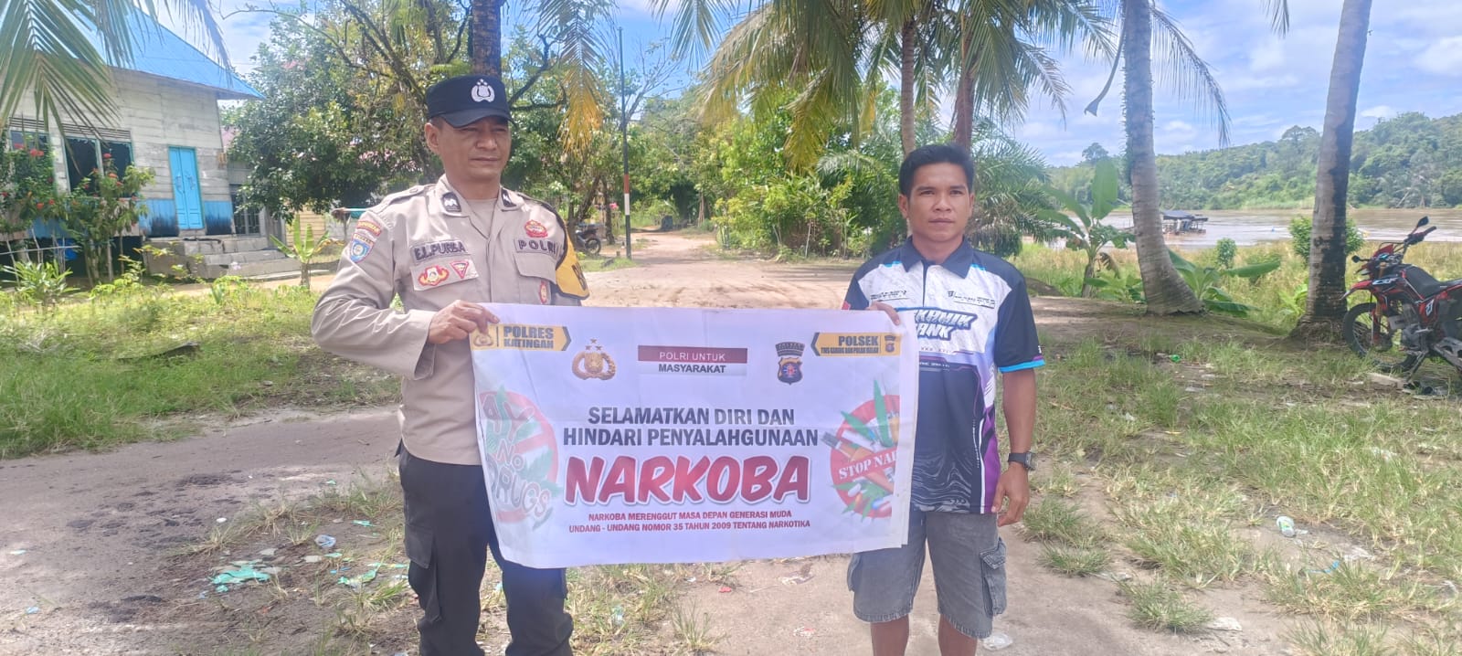 ‎Melalui Media Spanduk, Polsek Tewang Sangalang Garing dan Pulau Malan Imbau Warga Tidak Terjerumus  Penyalahgunaan Narkoba.