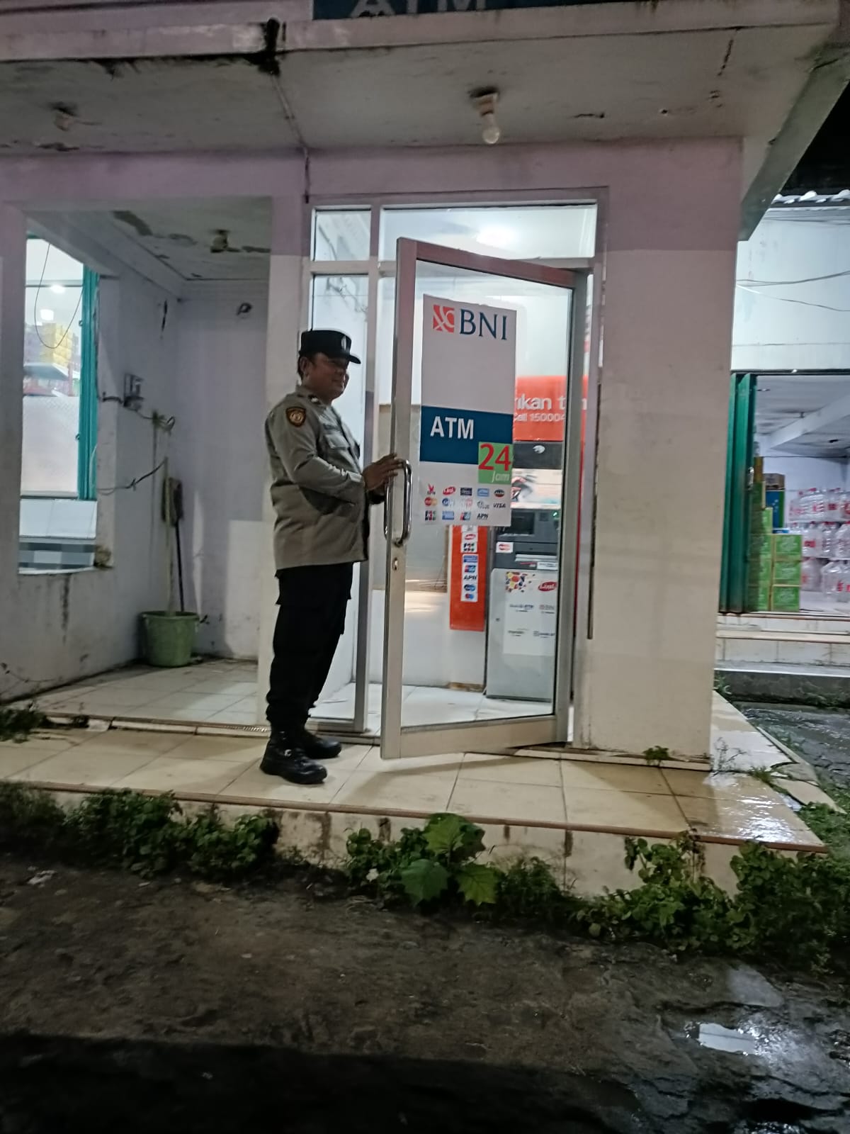 Cegah Gangguan Kamtibmas, Piket Polsek Bulik Patroli ATM
