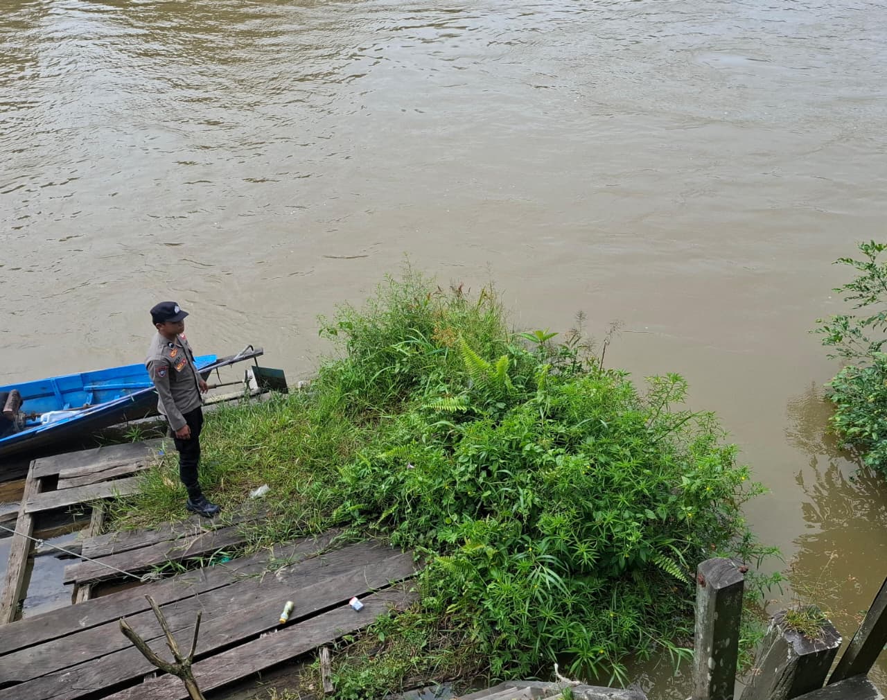 Piket Polsek Cek Debit Air Sungai Lamandau