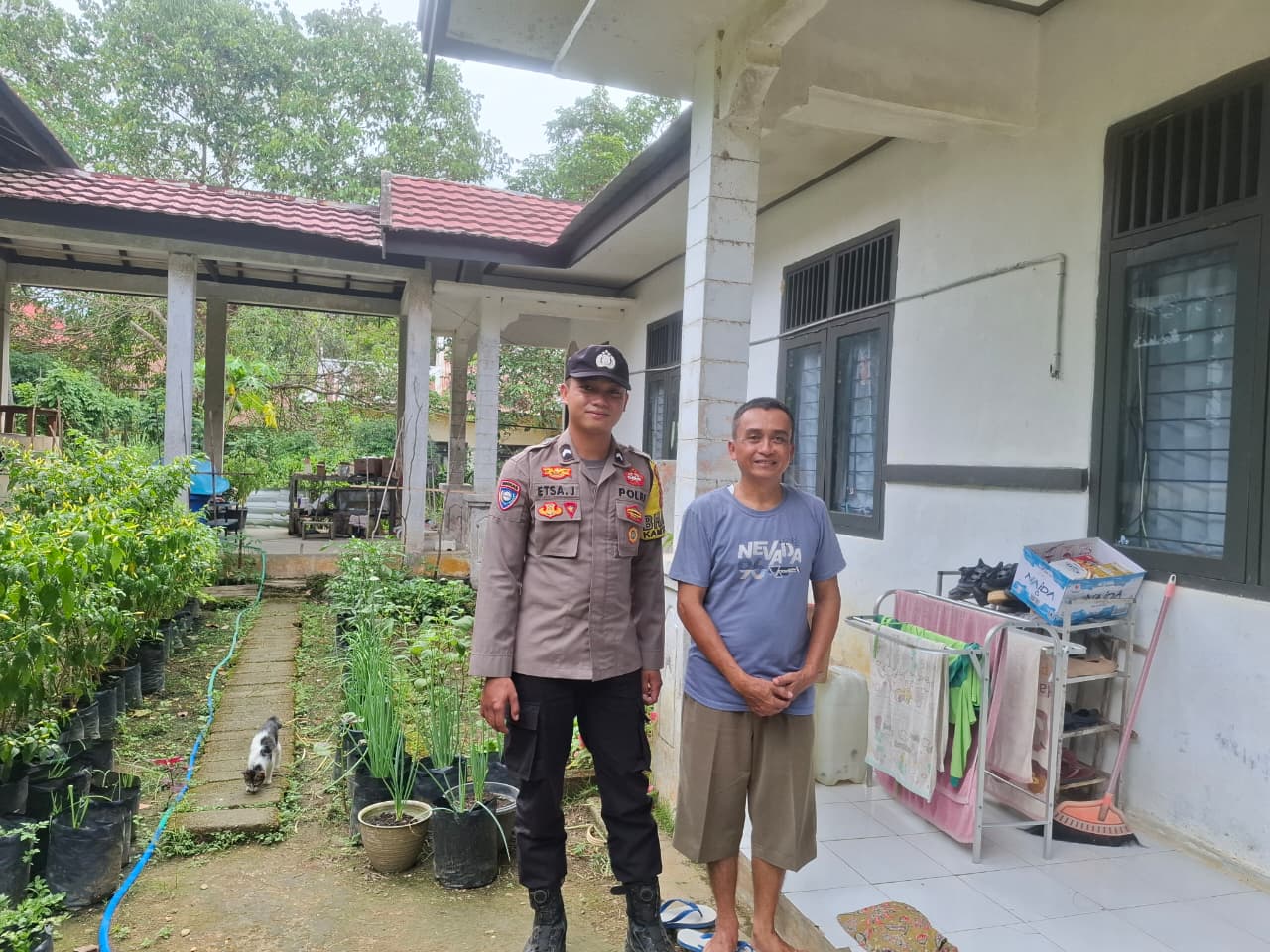 Melalui Cooling System, Bhabinkamtibmas Polsek Lamandau Tingkatkan Ketahanan Pangan Pekarangan Warga