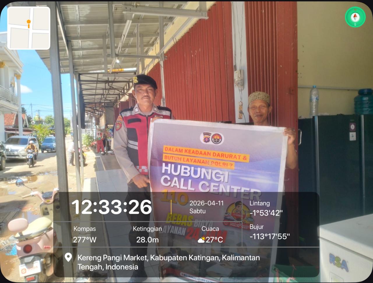 Personel Samapta Polres Katingan Sosialisasikan Call Center 110 Polri kepada Masyarakat Desa Hampalit olehPersonel Samapta Polres Katingan.