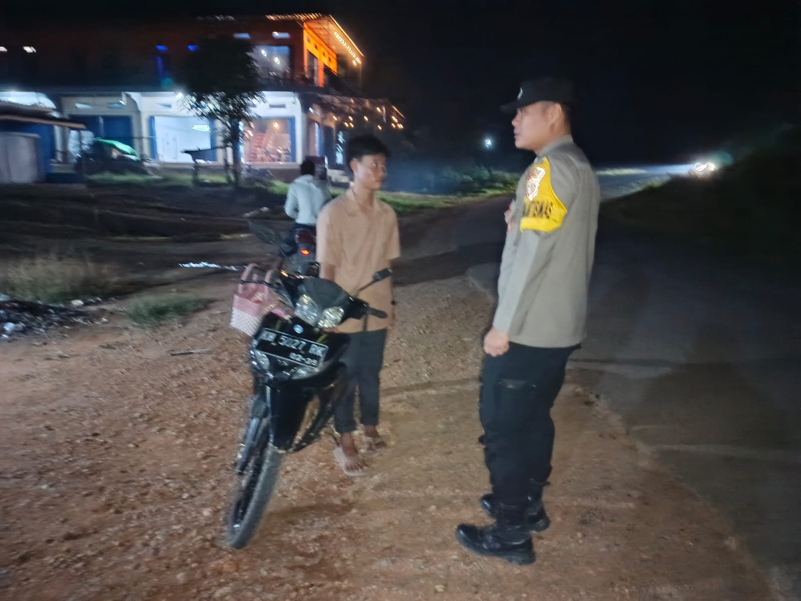 Hadir Di Tengah Masyarakat, Polsek Lamandau Patroli Dialogis Cegah Gangguan Kamtibmas