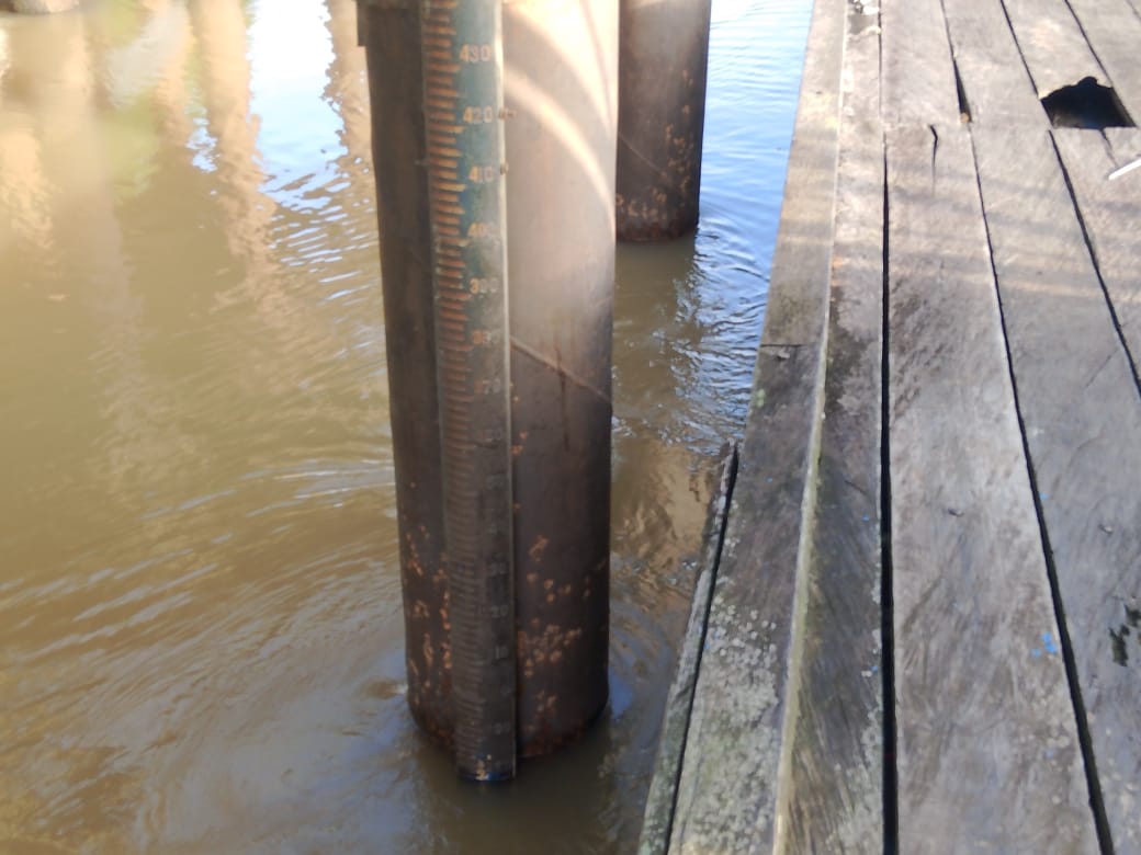 Piket Polsek Bulik Cek debit air di Kelurahan Nanga Bulik