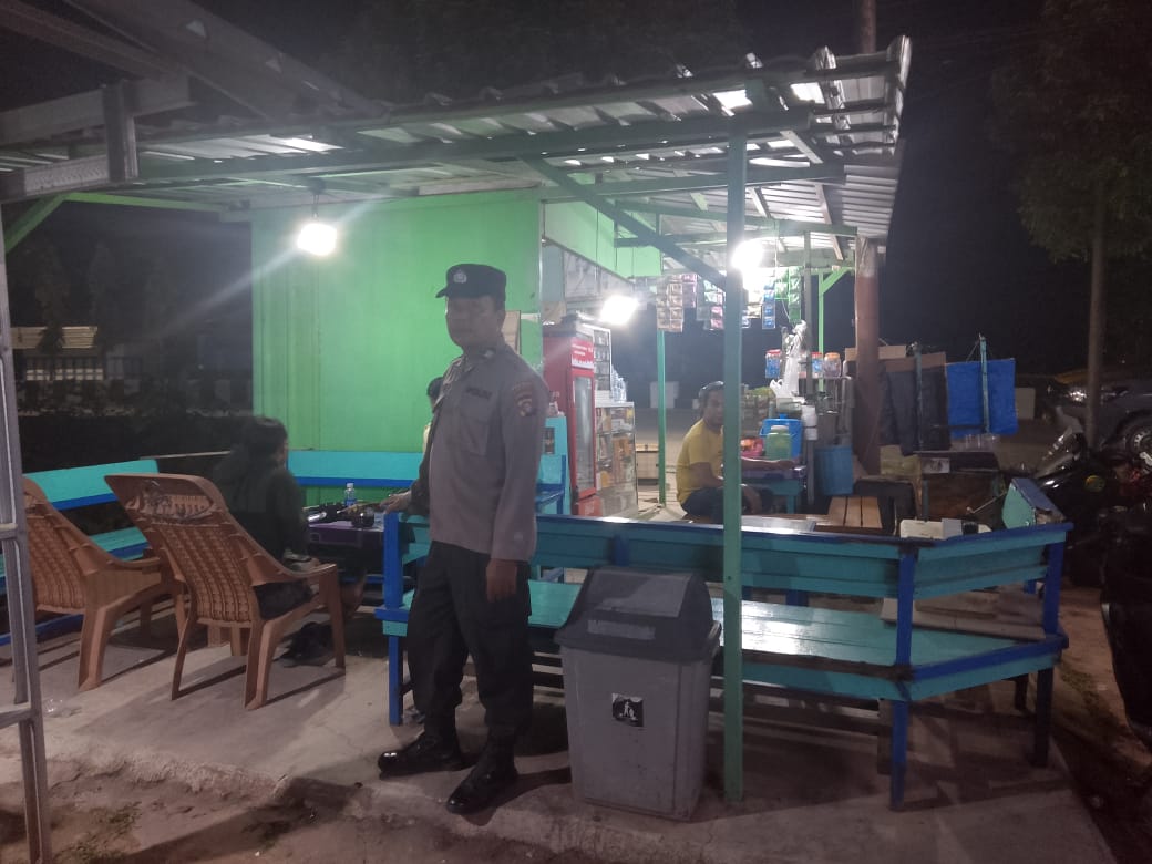 Piket Polsek Bulik melaksanakan sambang dan Silaturahmi kemasyarakat