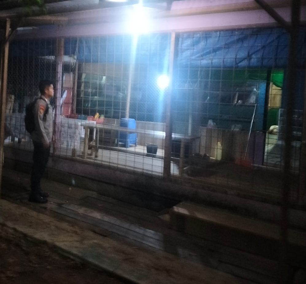 Piket Polsek laksanakan Patroli di Pasar di Wilkum Polsek Delang