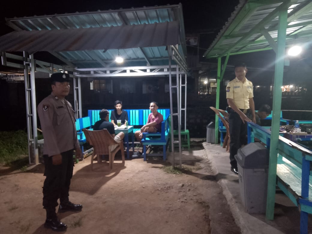 Piket Polsek Bulik melaksanakan sambang dan Silaturahmi kemasyarakat