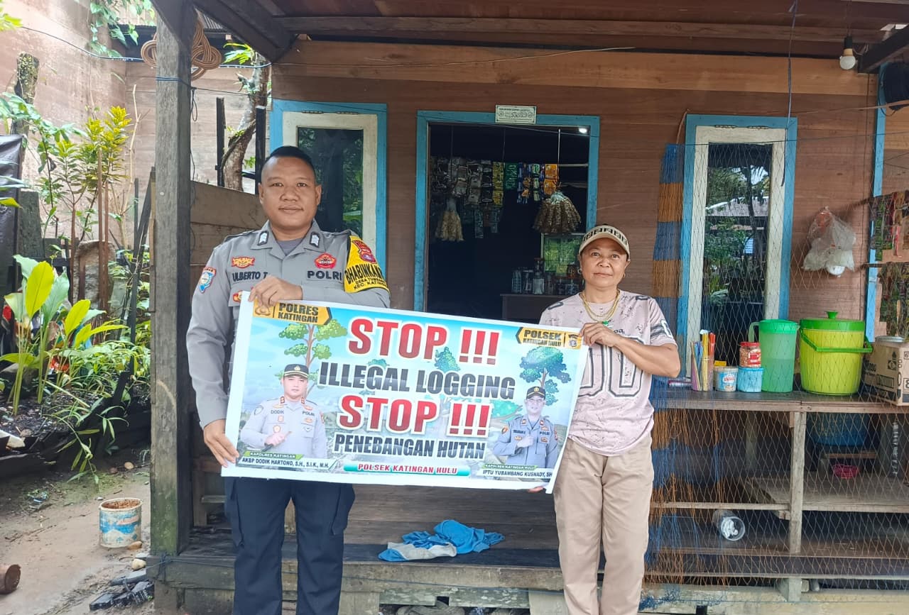 Upaya Pencegahan Penebangan Hutan secara Liar (Ilegal Logging), Bhabinkamtibmas sosialisasi kepada masyarakat.