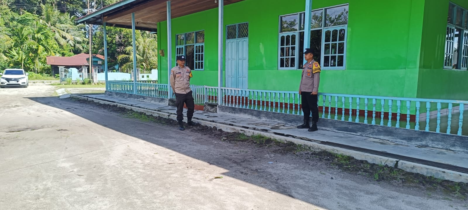 Dengan Patroli Dialogis, Polsek Tewang Sangalang Garing dan Pulau Malan Berikan Rasa Aman Kepada Masyarakat