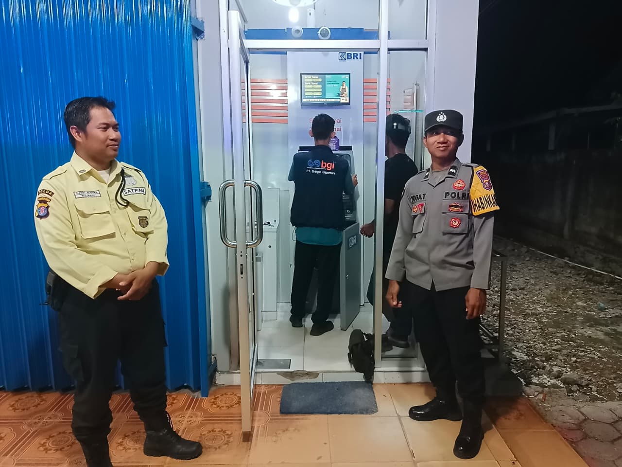 Piket Polsek Patroli dan Silaturahmi dengan Satpam Bank BRI