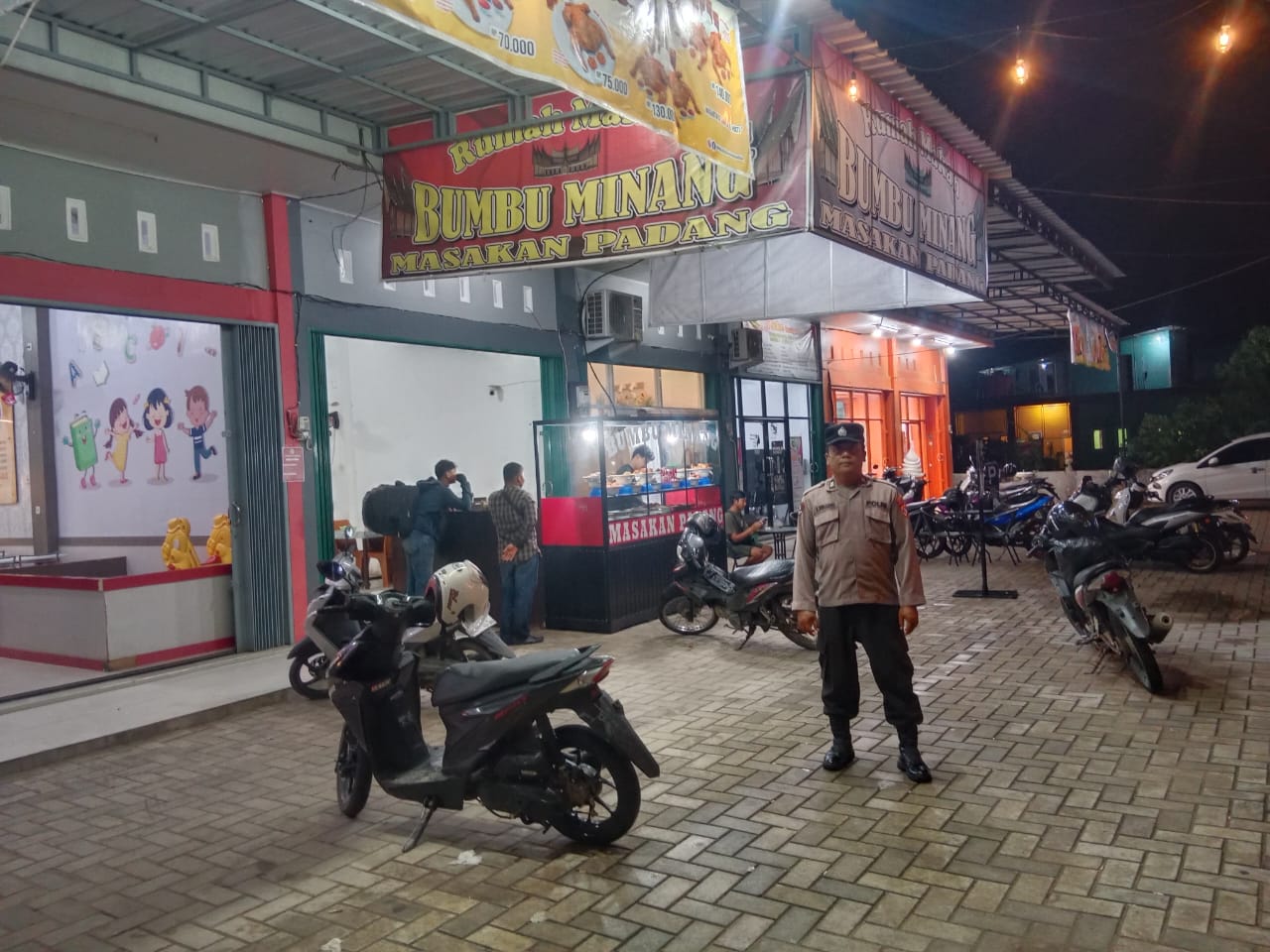 Personel Polsek melaksanakan Patroli di Wilkum Polsek Bulik