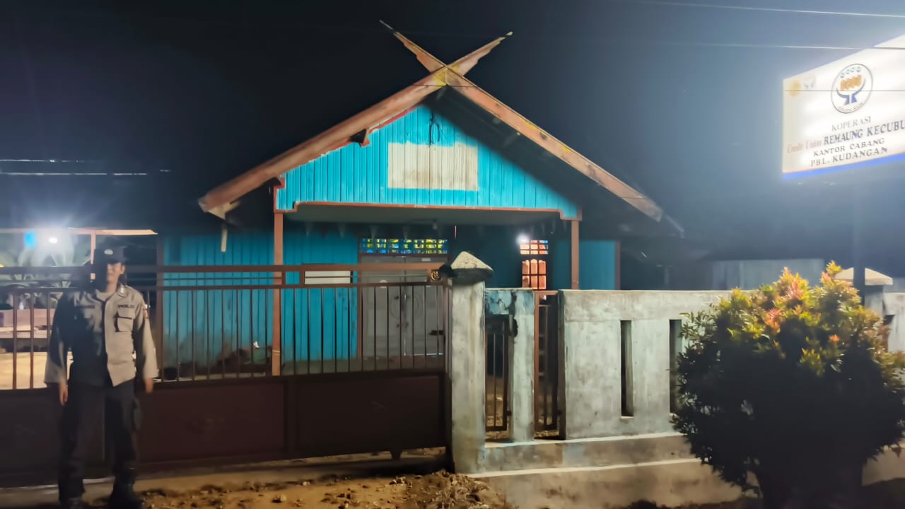 Personel Polsek Delang melaksanakan sambang kemasyarakat