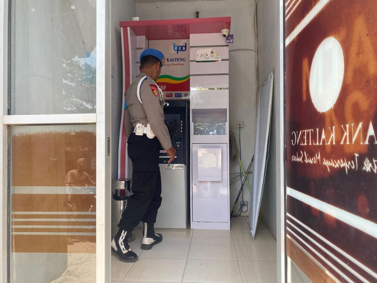 Polda Kalteng, Polres Lamandau, Polsek Sematu Jaya.melaksanakan giat patroli untuk mengantisipasi maraknya aksi tindak kejahatan terutama antisipasi curas, curat dan curanmor (3C)