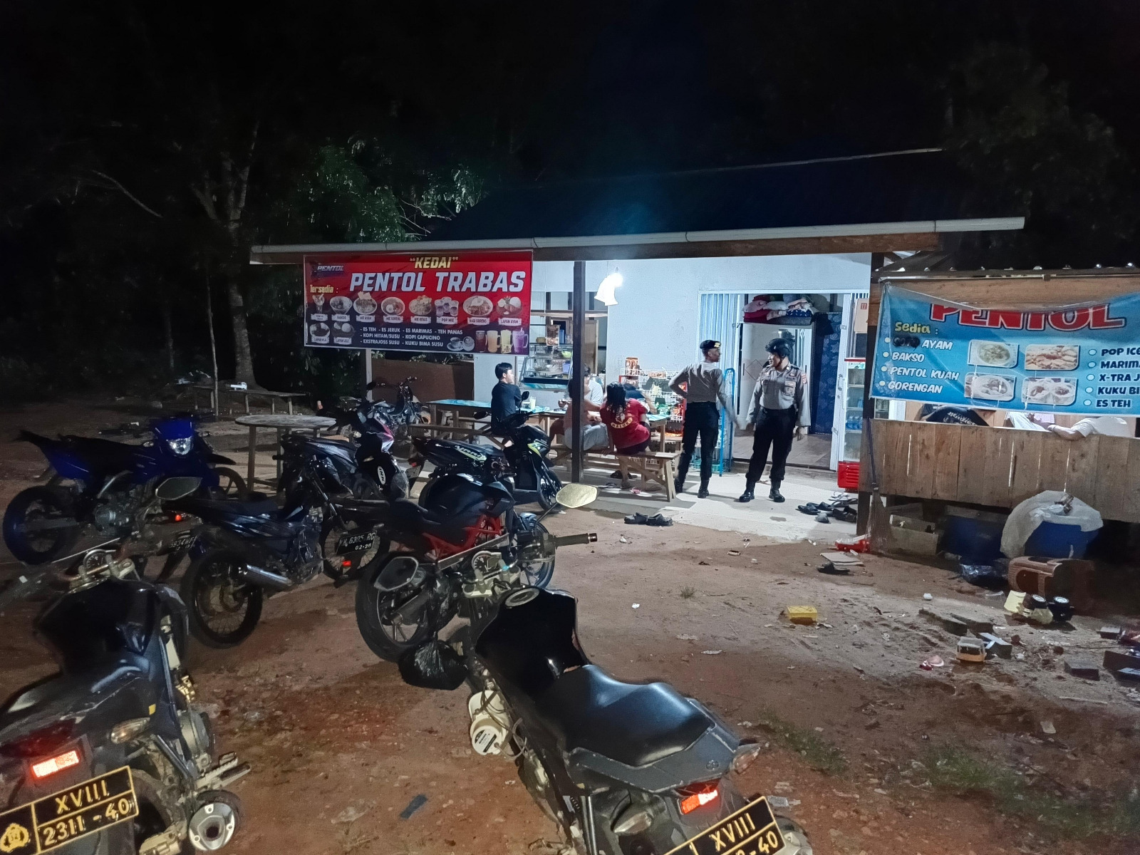 Piket Polsek Delang melaksanakan Silaturahmi ke warga masyarakat