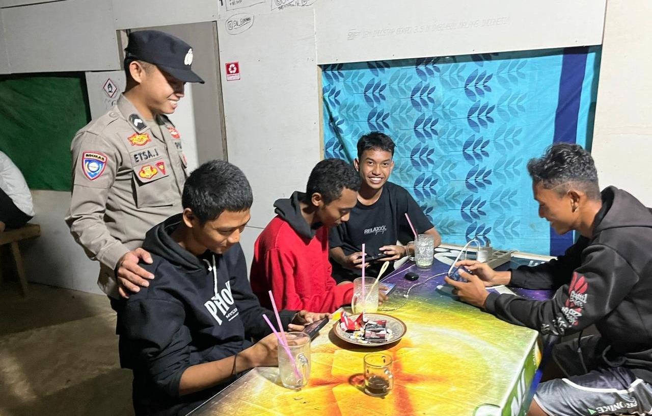 Hadir Di Tengah Masyarakat, Polsek Lamandau Patroli Dialogis Cegah Gangguan Kamtibmas