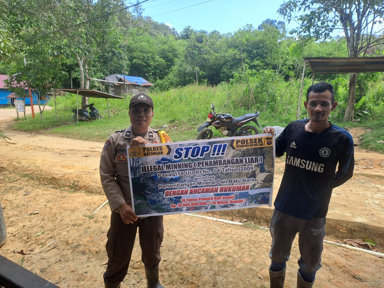 Upaya pencegahan Penambangan Emas Tanpa Ijin (PETI) di Kecamatan Katingan Hulu dan Bukit Raya, Bhabinkamtibmas sosialisasi kepada masyarakat.