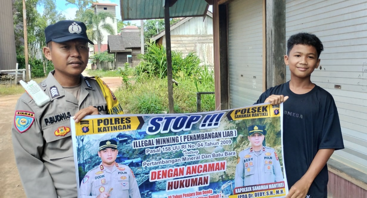 Bhabinkamtibmas Desa Dehes Sosialisasi tentang larangan Illegal Mining.