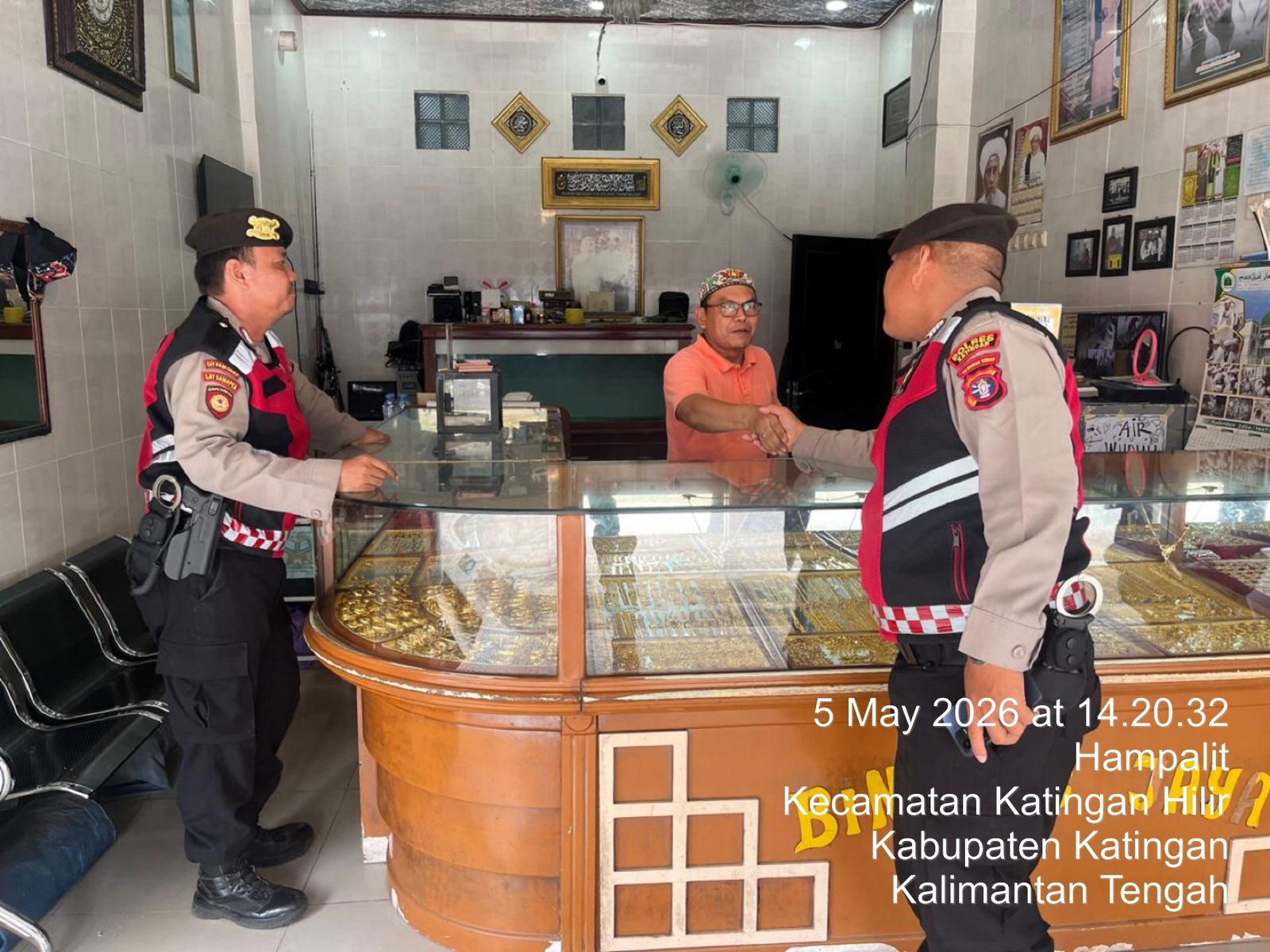Personel Samapta Laksanakan Patroli Siang, Antisipasi Gangguan Kamtibmas.