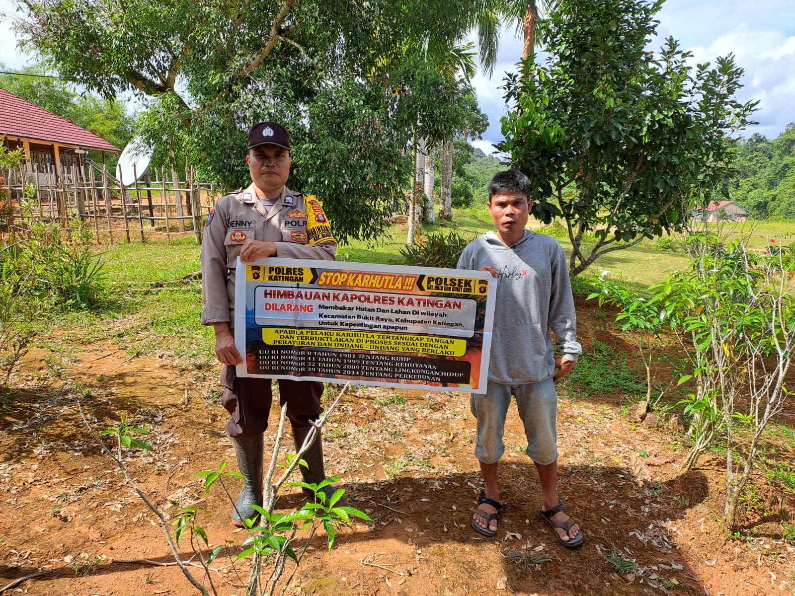 Upaya Pencegahan Kebakaran Hutan dan Lahan di Kecamatan Katingan Hulu dan Bukit Raya, Bhabinkamtibmas sosialisasi kepada masyarakat.