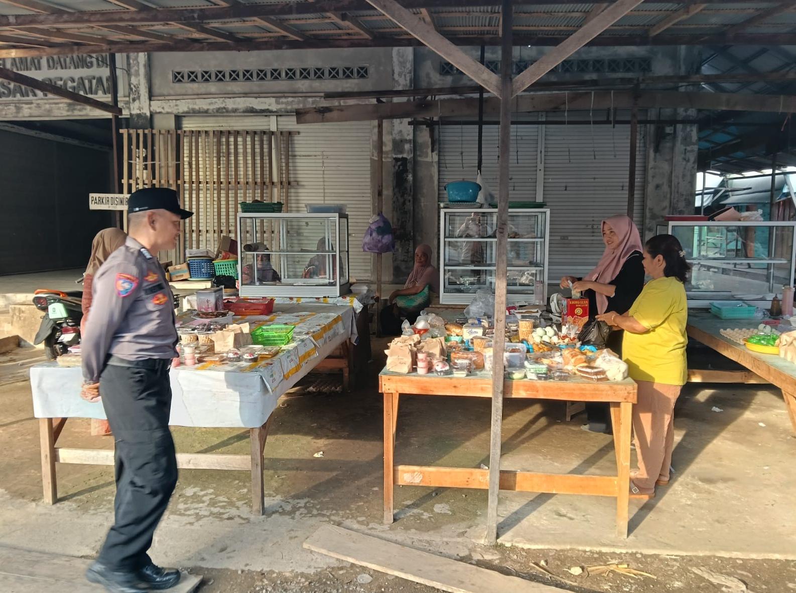 Bhabinkamtibmas Polsek Katingan Kuala Sambang masyarakat Desa Binaannya