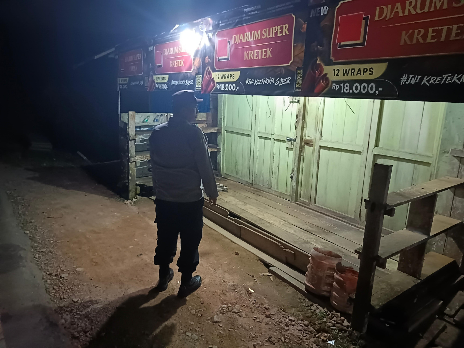 Piket Polsek Patroli kepertokoan diwilkum Polsek Delang