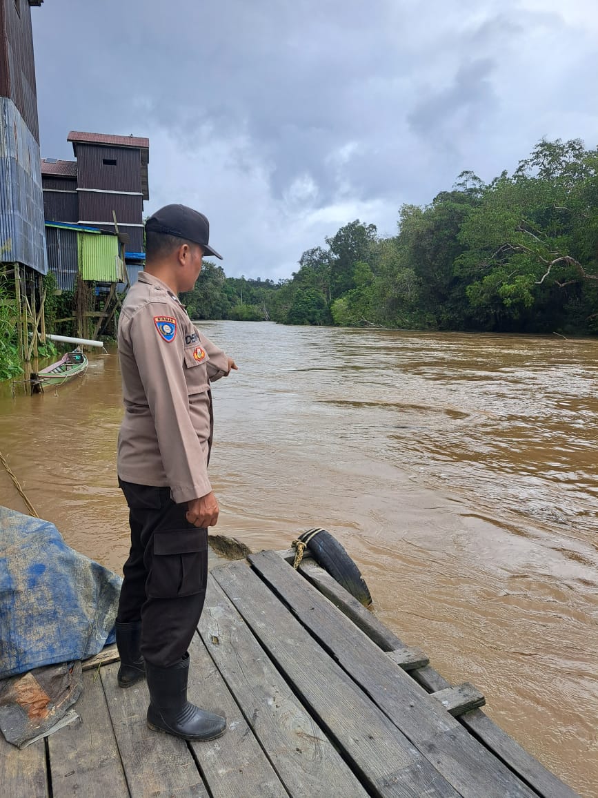 Debit Air terpantau naik, Polsek Katingan Hulu dan Bukit Raya Imbau Warga agar tetap waspada.