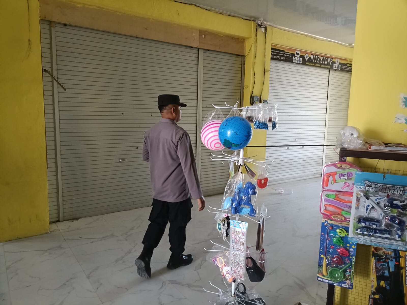 Polsek Bulik Sambangi Pasar Induk, Pastikan Aktivitas Masyarakat Tetap Aman dan Kondusif