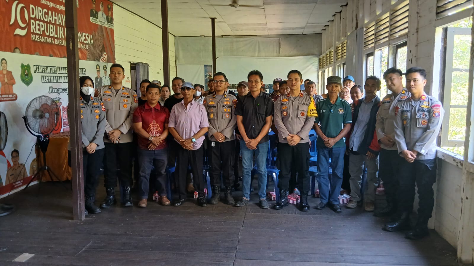 Cegah Karhutla, Siswa PTIK dan SESPIMA Polda Kalteng Ajak Warga Kapuas Hilir Jaga Lingkungan