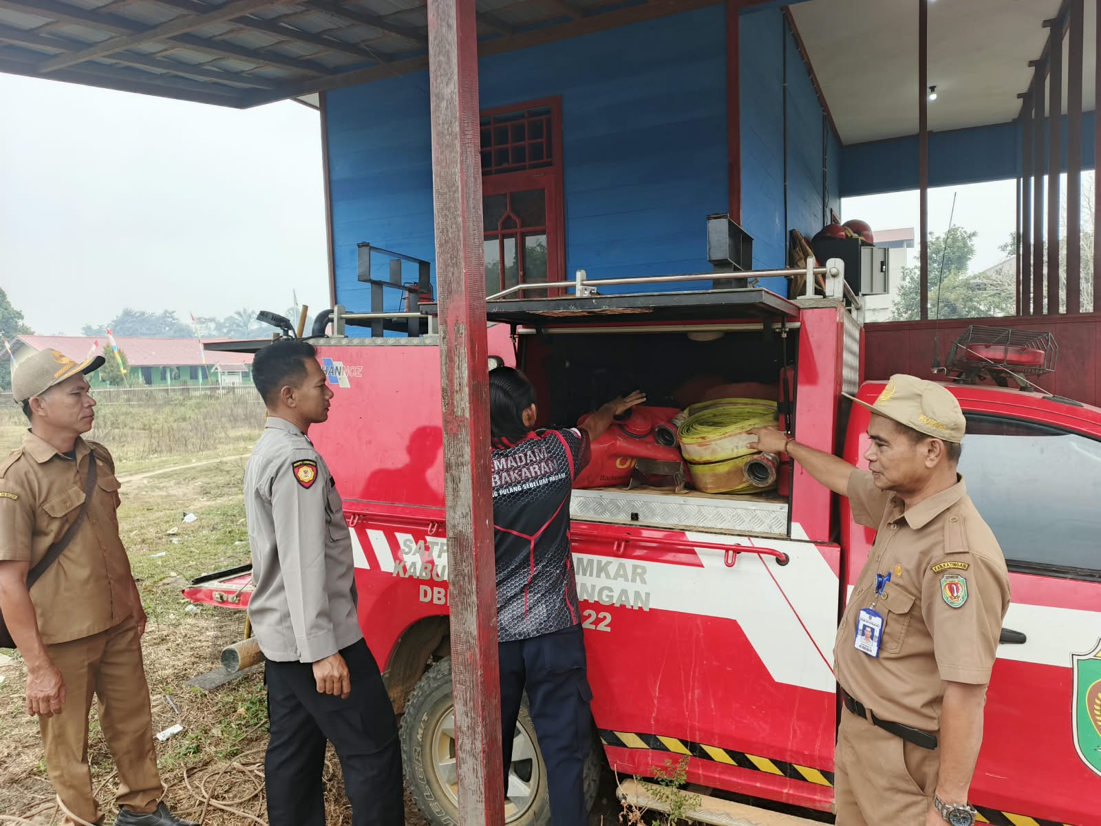 Kecamatan Katingan Hulu dan Polsek Katingan Hulu Cek Sarpras Karhutla di Pos Pemadam Tumbang Senamang.