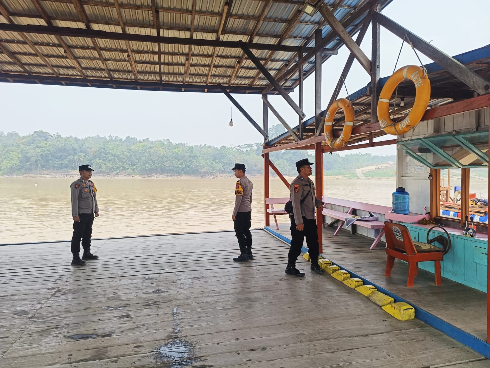 Dengan Patroli Dialogis, Polsek Tewang Sangalang Garing dan Pulau Malan Berikan Rasa Aman Kepada Masyarakat