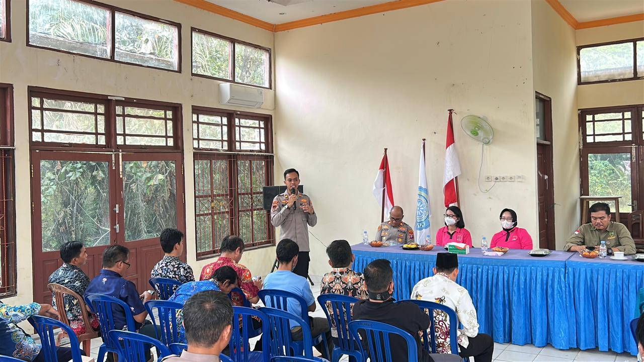 Cegah Karhutla dari Tingkat Desa, Mahasiswa STIK Lemdiklat Polri Edukasi Masyarakat Kecamatan Paku