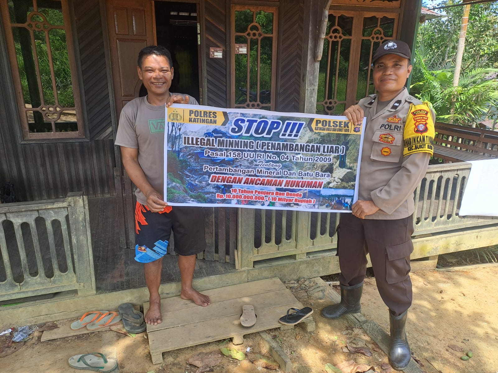 Upaya pencegahan Penambangan Emas Tanpa Ijin (PETI) di Kecamatan Katingan Hulu dan Bukit Raya, Bhabinkamtibmas sosialisasi kepada masyarakat.