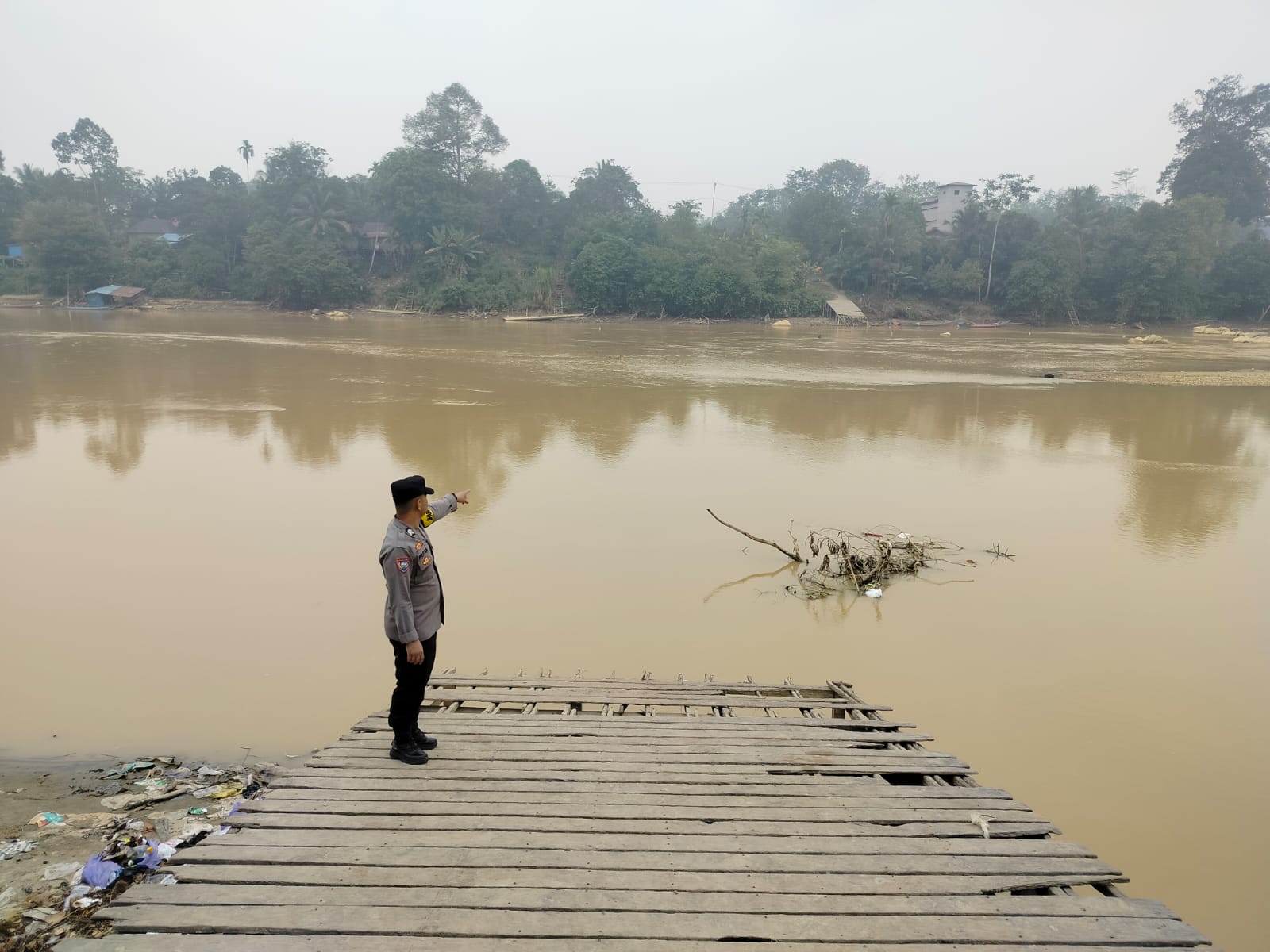 Selama Sungai Katingan Mengalir, Polsek Marikit Tak Pernah Abai Memantau