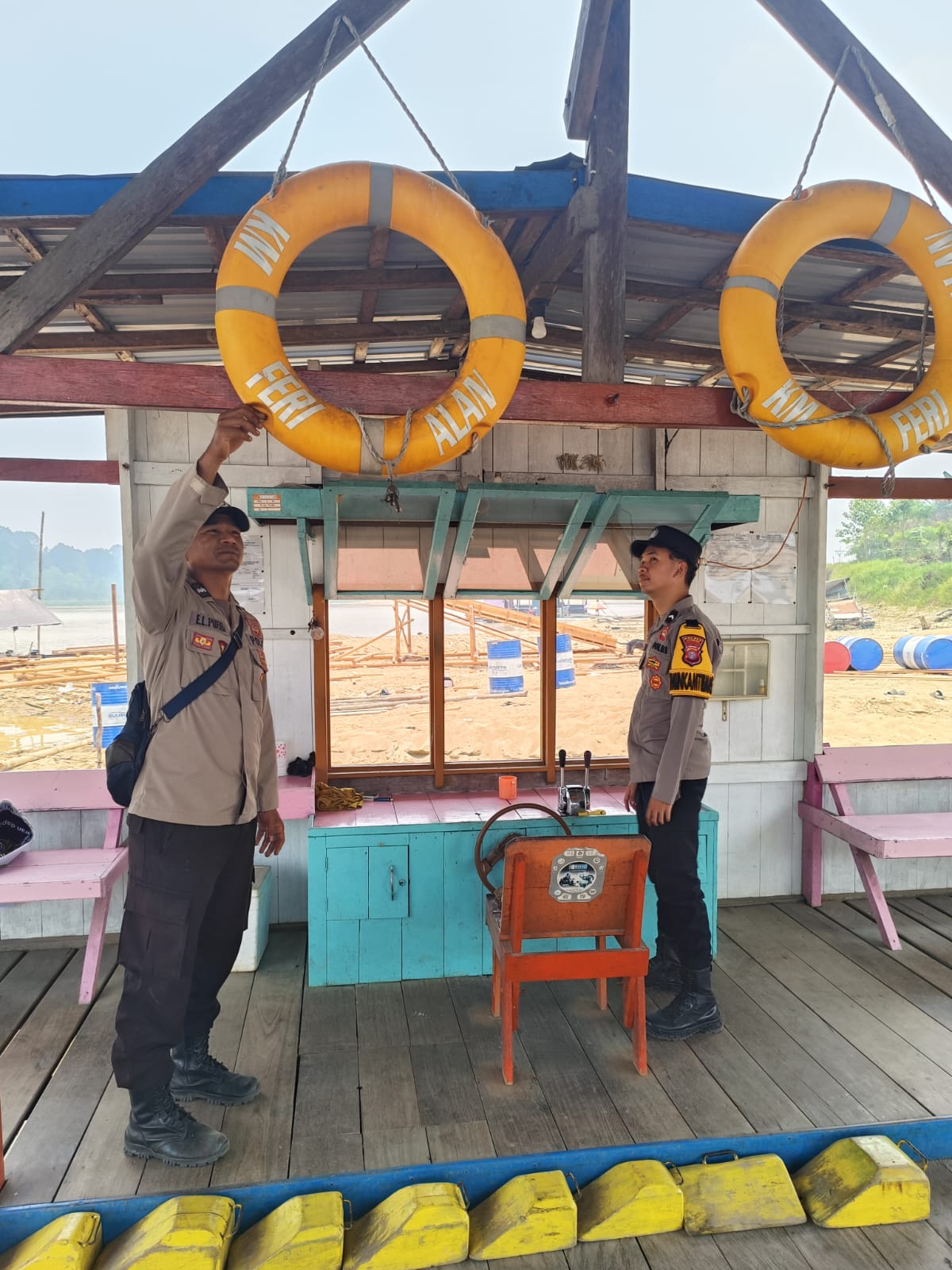 Dengan Patroli Dialogis, Polsek Tewang Sangalang Garing dan Pulau Malan Berikan Rasa Aman Kepada Masyarakat